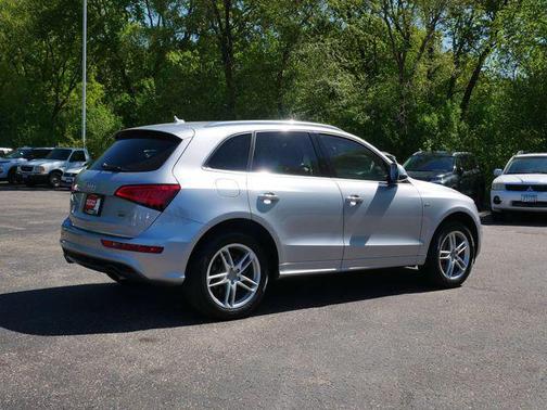Florett Silver Metallic 2016 Audi Q5 3.0T Premium Plus