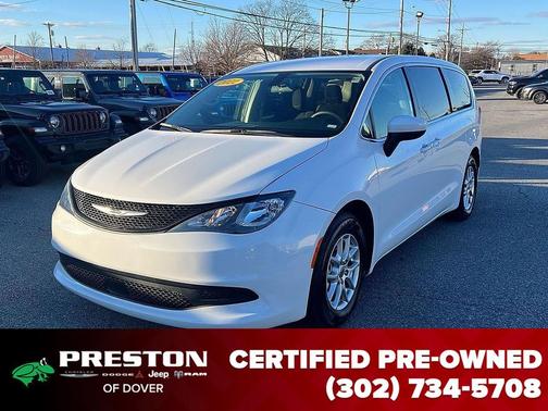 2022 Chrysler Voyager LX