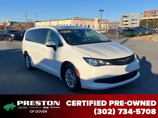 2022 Chrysler Voyager LX