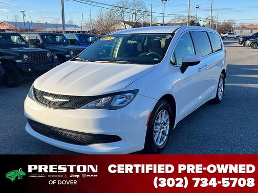 2022 Chrysler Voyager LX