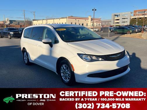 2022 Chrysler Voyager LX