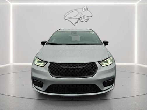 Silver Mist Clearcoat 2026 Chrysler Pacifica Limited