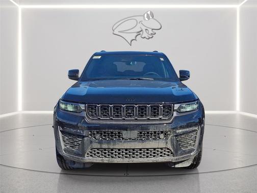 Diamond Black Crystal Pearlcoat 2026 Jeep Grand Cherokee Limited