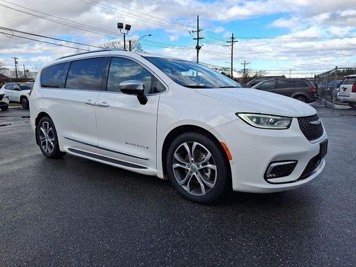 2025 Chrysler Pacifica L