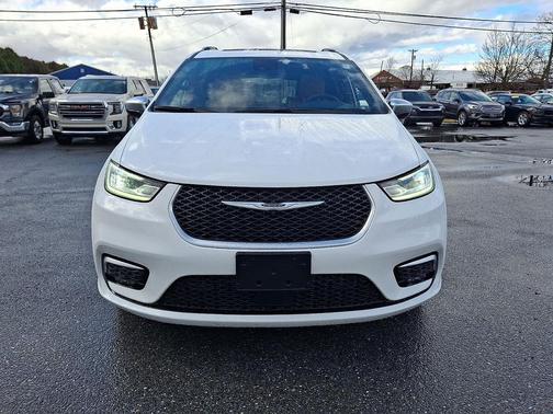 2025 Chrysler Pacifica L