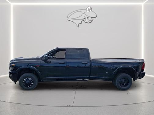 Diamond Black Crystal Pearlcoat 2026 RAM 3500 Limited Crew Cab 4x4 8' Box