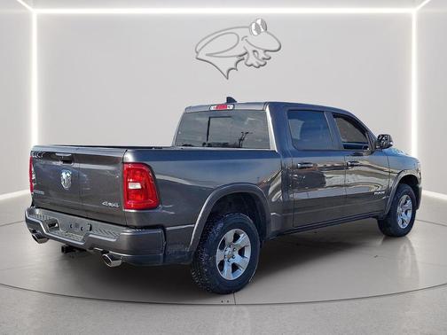 Granite Crystal Metallic Clearcoat 2025 RAM 1500 Big Horn/Lone Star