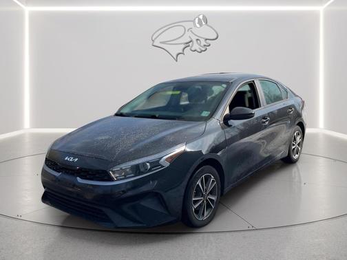 Aurora Black 2022 Kia Forte LXS