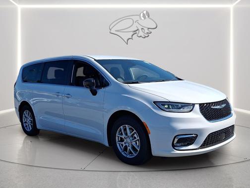 Bright White Clearcoat 2026 Chrysler Pacifica L