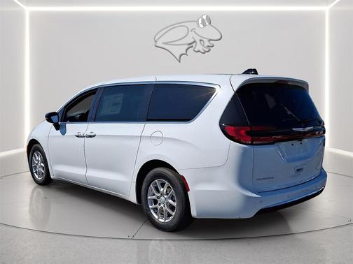 Bright White Clearcoat 2026 Chrysler Pacifica L