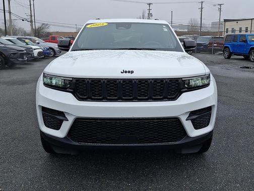 2025 Jeep Grand Cherokee Altitude