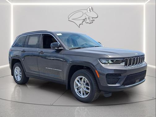 Baltic Gray Metallic Clearcoat 2026 Jeep Grand Cherokee Altitude