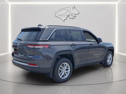 Baltic Gray Metallic Clearcoat 2026 Jeep Grand Cherokee Altitude