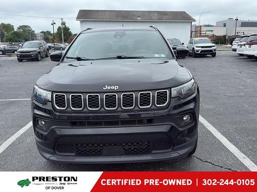 Diamond Black Crystal Pearlcoat 2024 Jeep Compass Latitude
