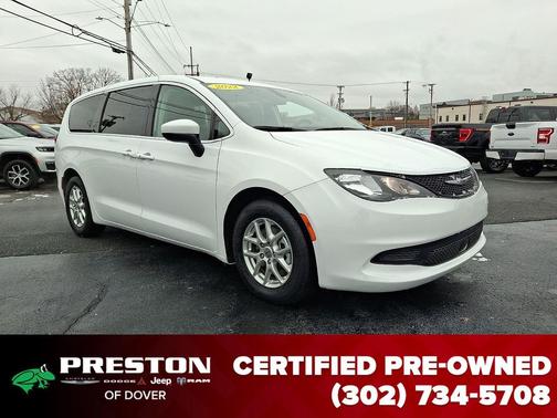 2022 Chrysler Voyager LX