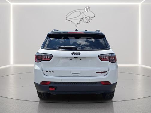 Bright White Clearcoat 2026 Jeep Compass Trailhawk