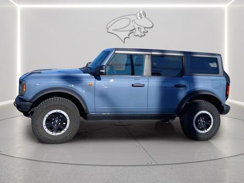 Azure Gray Metallic Tri-Coat 2023 Ford Bronco Badlands