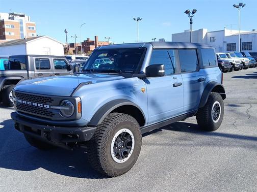Azure Gray Metallic Tri-Coat 2023 Ford Bronco Badlands
