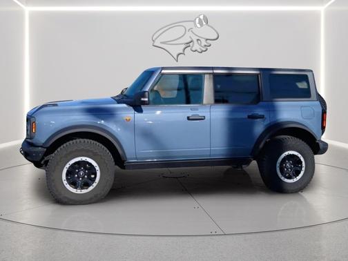 Azure Gray Metallic Tri-Coat 2023 Ford Bronco Badlands