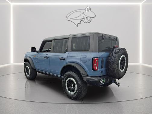 Azure Gray Metallic Tri-Coat 2023 Ford Bronco Badlands