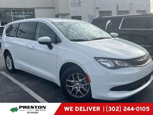 Bright White Clearcoat 2022 Chrysler Voyager LX
