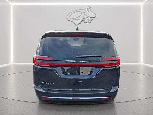 PXJ Diamond Black Crystal P/C 2026 Chrysler Pacifica L