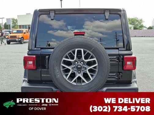 2025 Jeep Wrangler 4-Door Sahara 4x4