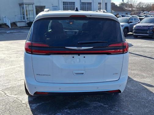 2026 Chrysler Pacifica L