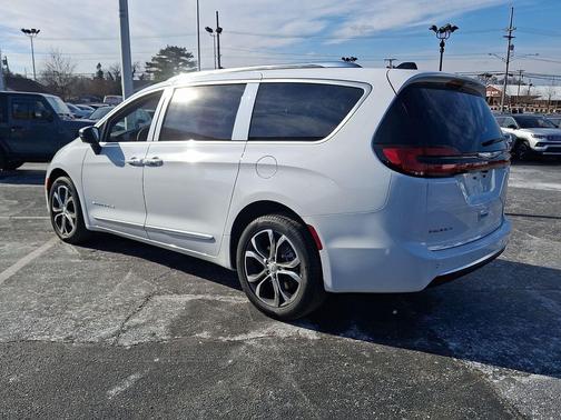 2026 Chrysler Pacifica L