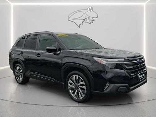 Crystal Black Silica 2025 Subaru Forester Touring