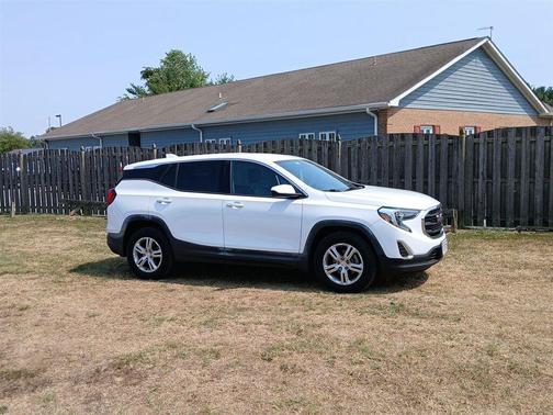 Summit White 2018 GMC Terrain SLE