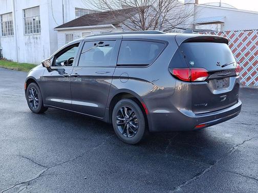 2020 Chrysler Pacifica L