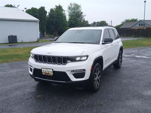 Bright White Clearcoat 2025 Jeep Grand Cherokee Limited