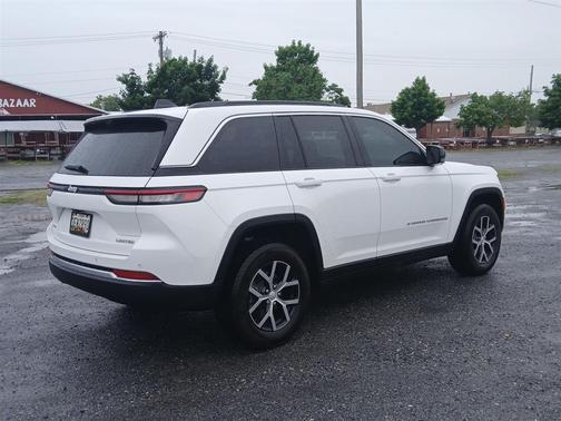 Bright White Clearcoat 2025 Jeep Grand Cherokee Limited