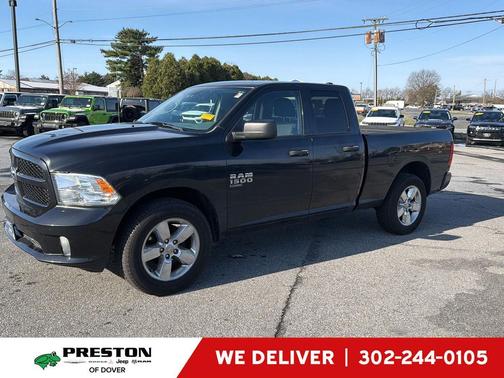 Brilliant Black Crystal Pearlcoat 2019 RAM 1500 Express