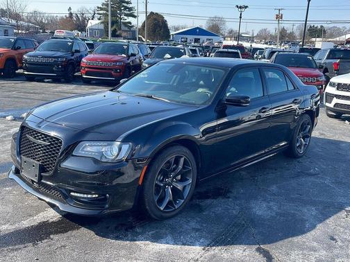 2023 Chrysler 300 Touring
