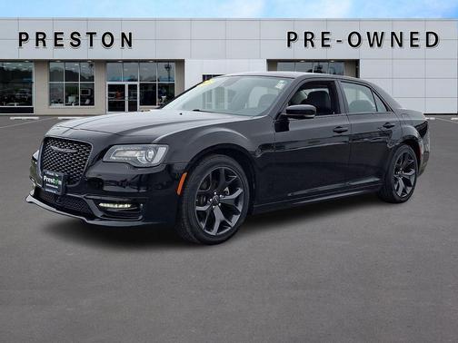 2023 Chrysler 300 Touring