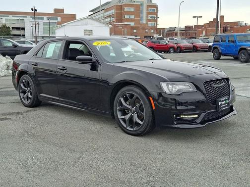 2023 Chrysler 300 Touring