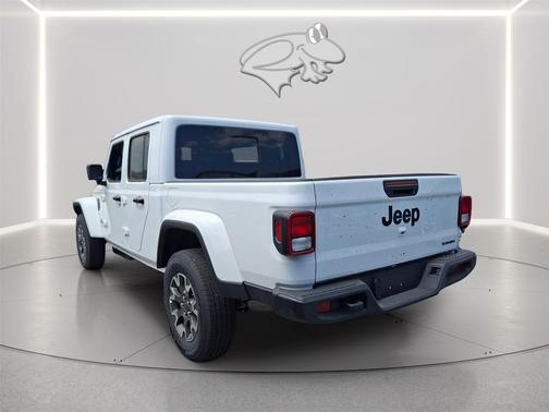 Bright White Clearcoat 2026 Jeep Gladiator Sahara 4x4