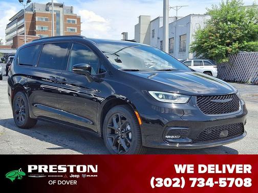 Diamond Black Crystal Pearlcoat 2025 Chrysler Pacifica Limited