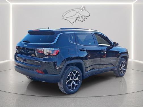 Diamond Black Crystal Pearlcoat 2026 Jeep Compass Limited