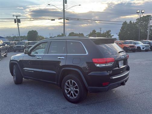 Brilliant Black Crystal Pearlcoat 2015 Jeep Grand Cherokee Limited