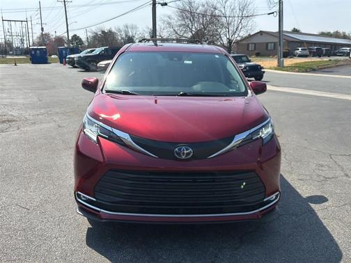 2022 Toyota Sienna XLE