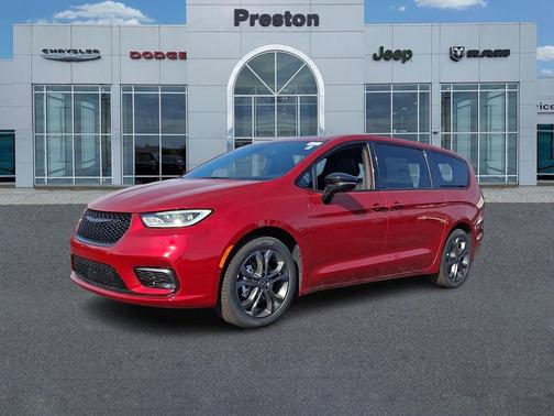 2026 Chrysler Pacifica L