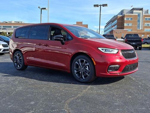 2026 Chrysler Pacifica L