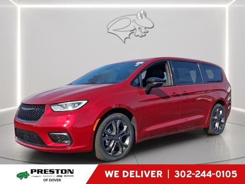 Red Hot Pearlcoat 2026 Chrysler Pacifica L