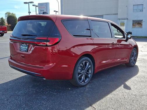 2026 Chrysler Pacifica L