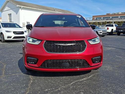 2026 Chrysler Pacifica L