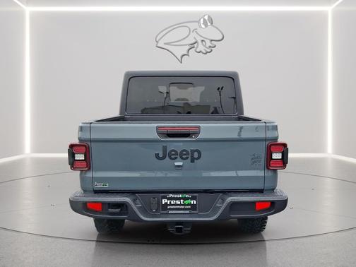 2026 Jeep Gladiator Willys 4x4