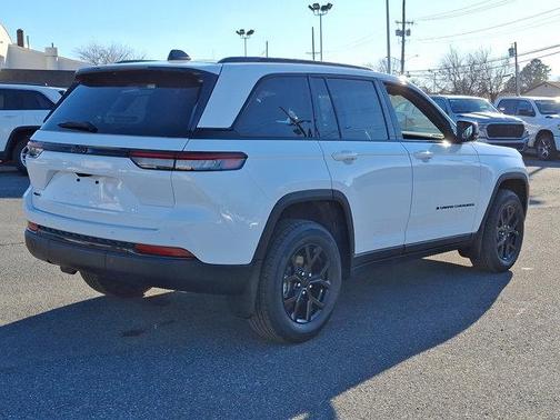 2025 Jeep Grand Cherokee Altitude